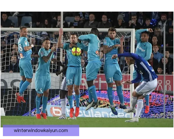 法甲马赛球迷表现稳健，持续支持球队前行